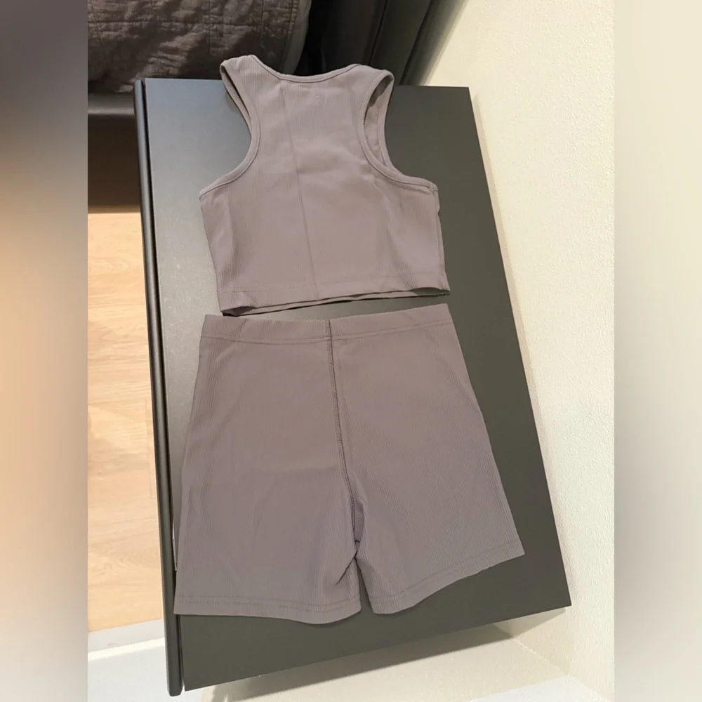 Edikted Zoella Ribbed Set - Picture 8 of 9